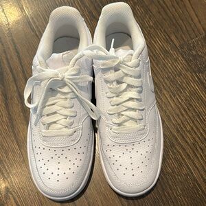 Nike athletic shoes. Women’s Size 7. Excellent Condition. Sneaker